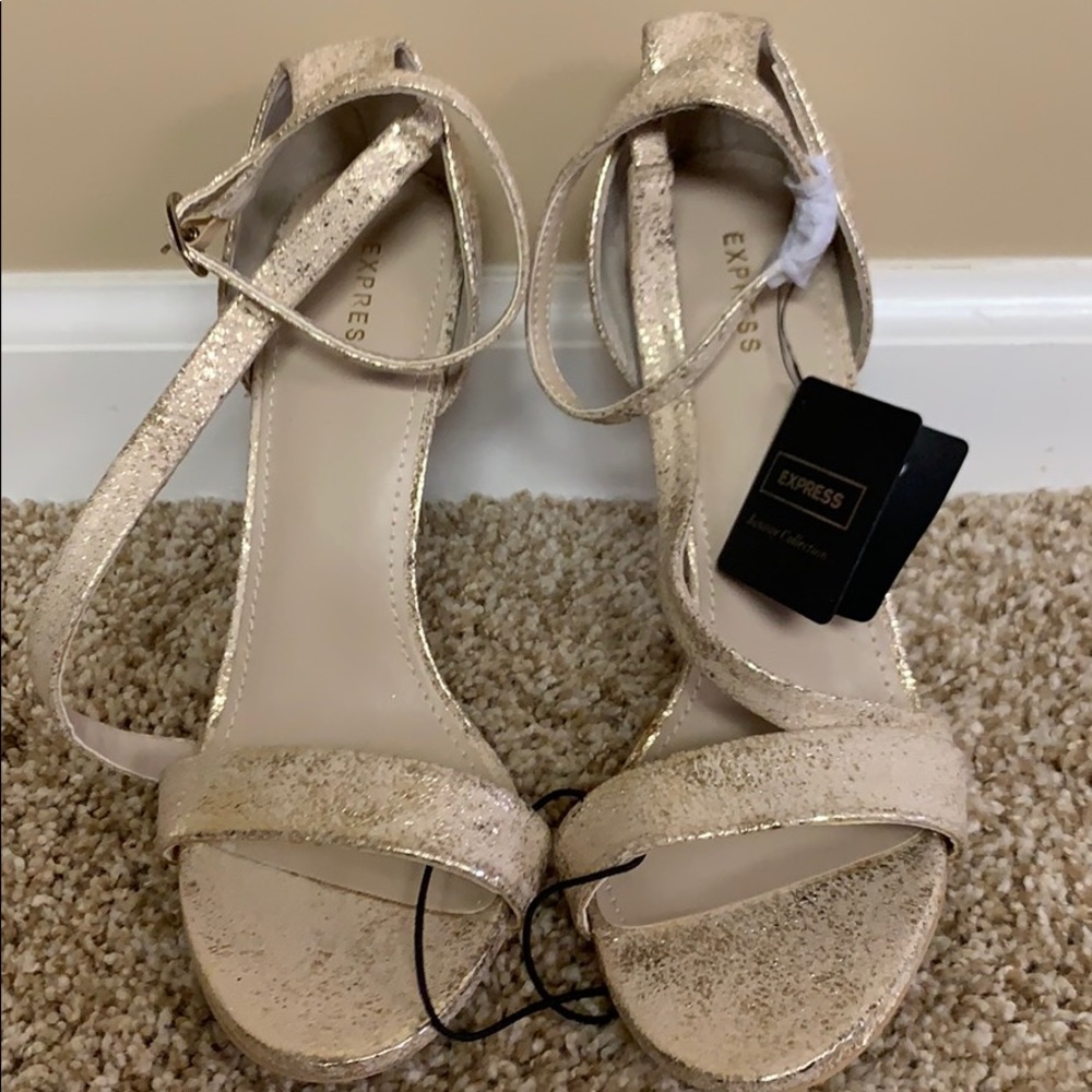 NWT Express size 8 gold speckled/tan high heels